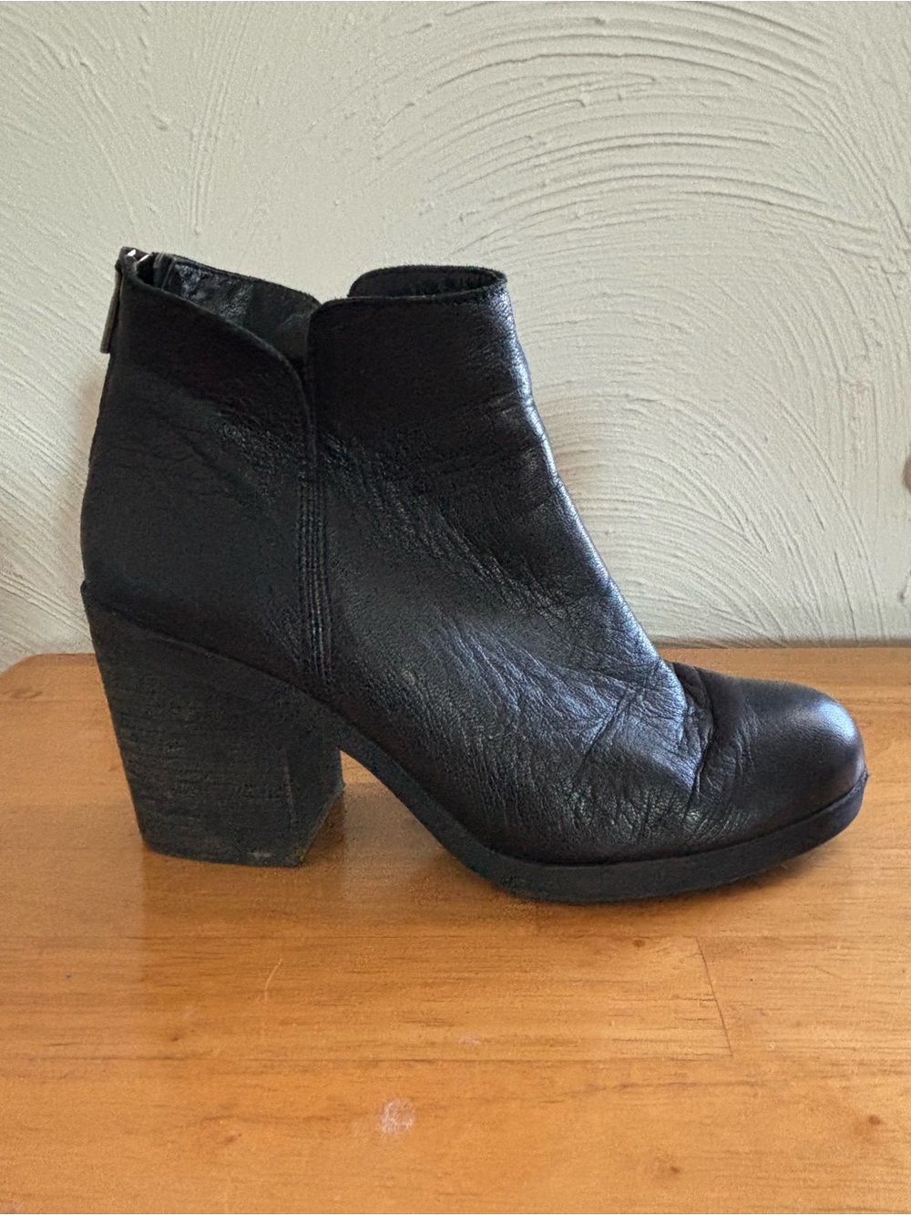 Lucky Brand Black Leather Block Heel Ankle Boot Size 10